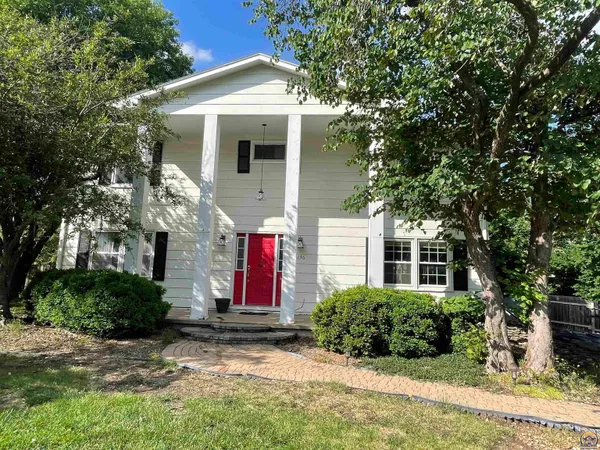 $384,900 | 2136 Morningside Drive, Emporia, KS 66801