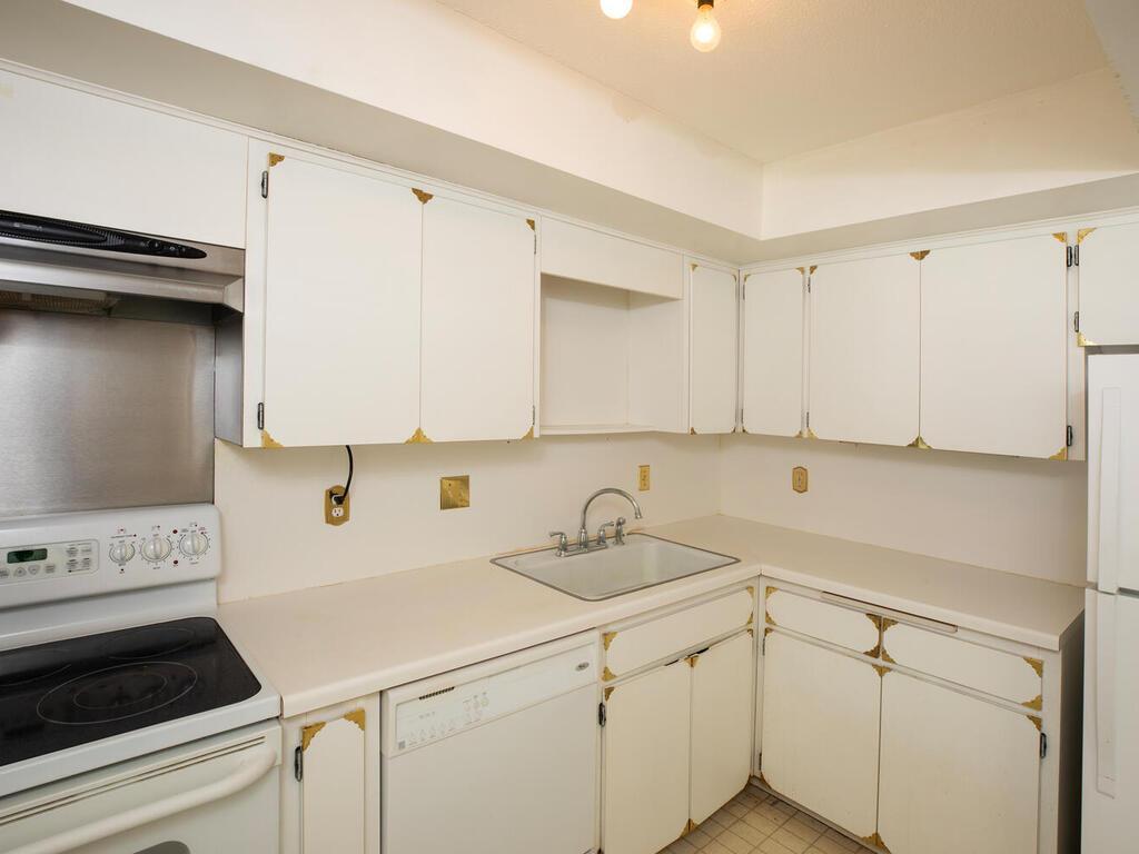 3412 Oak Ridge Road, Unit 203 Minnetonka, MN 55305 - Photo 7 of 25
