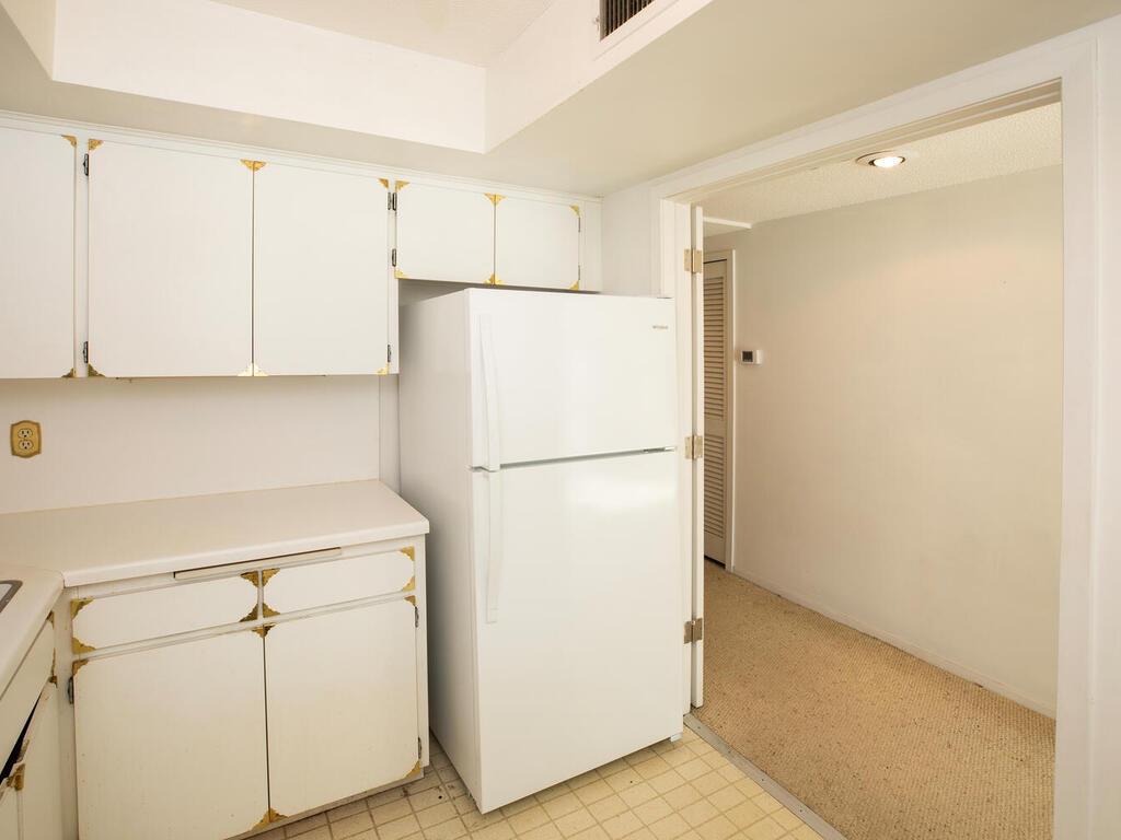 3412 Oak Ridge Road, Unit 203 Minnetonka, MN 55305 - Photo 8 of 25