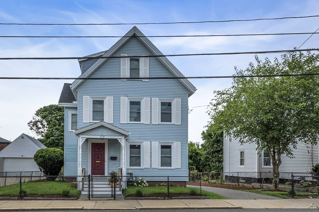175 Riverside Avenue Medford, MA 02155 - Photo 32 of 37