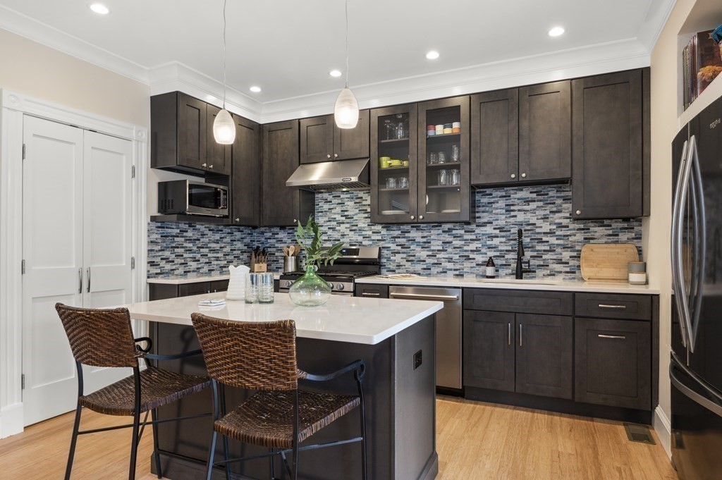 175 Riverside Avenue Medford, MA 02155 - Photo 4 of 37
