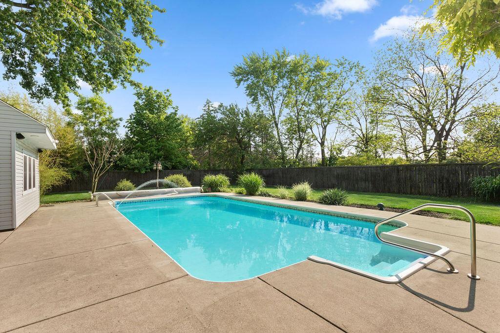1611 Evergreen Road Columbus, OH 43207 - Photo 5 of 39 6E35CEBC-DF16-471D-9059-AC8F422FBE43