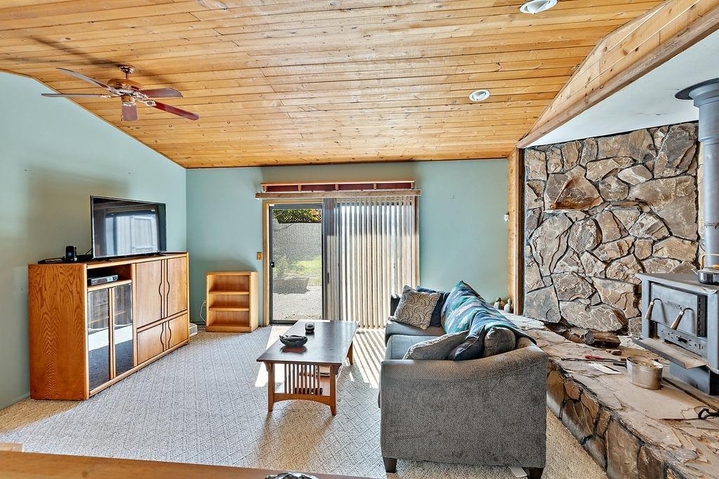 2260 Roberts Road Medford, OR 97504 - Photo 7 of 31 Additional Photo