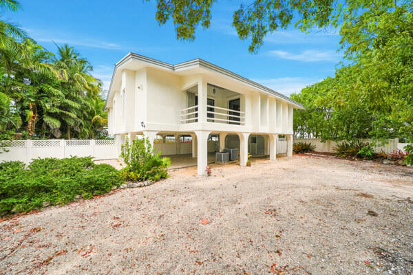 154 Redwing Road Tavernier, FL 33070 - Photo 3 of 53 003_Benw
