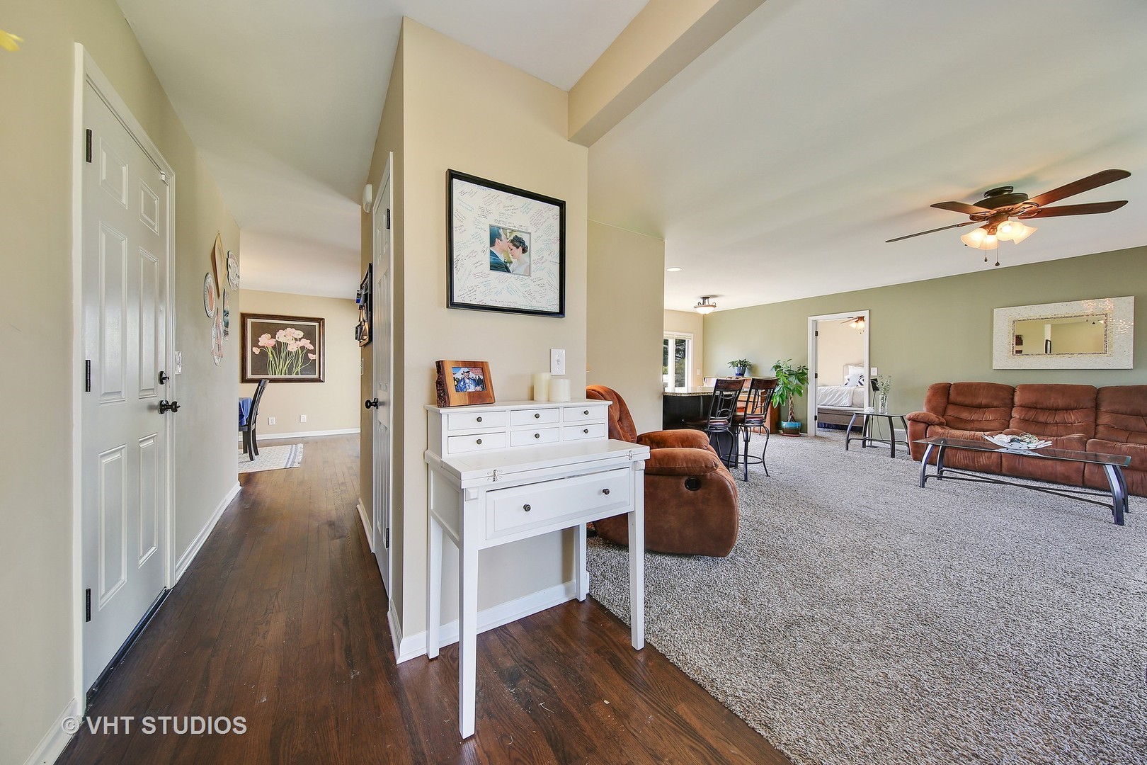 2S782 South Raddant Road Batavia, IL 60510 - Photo 2 of 16