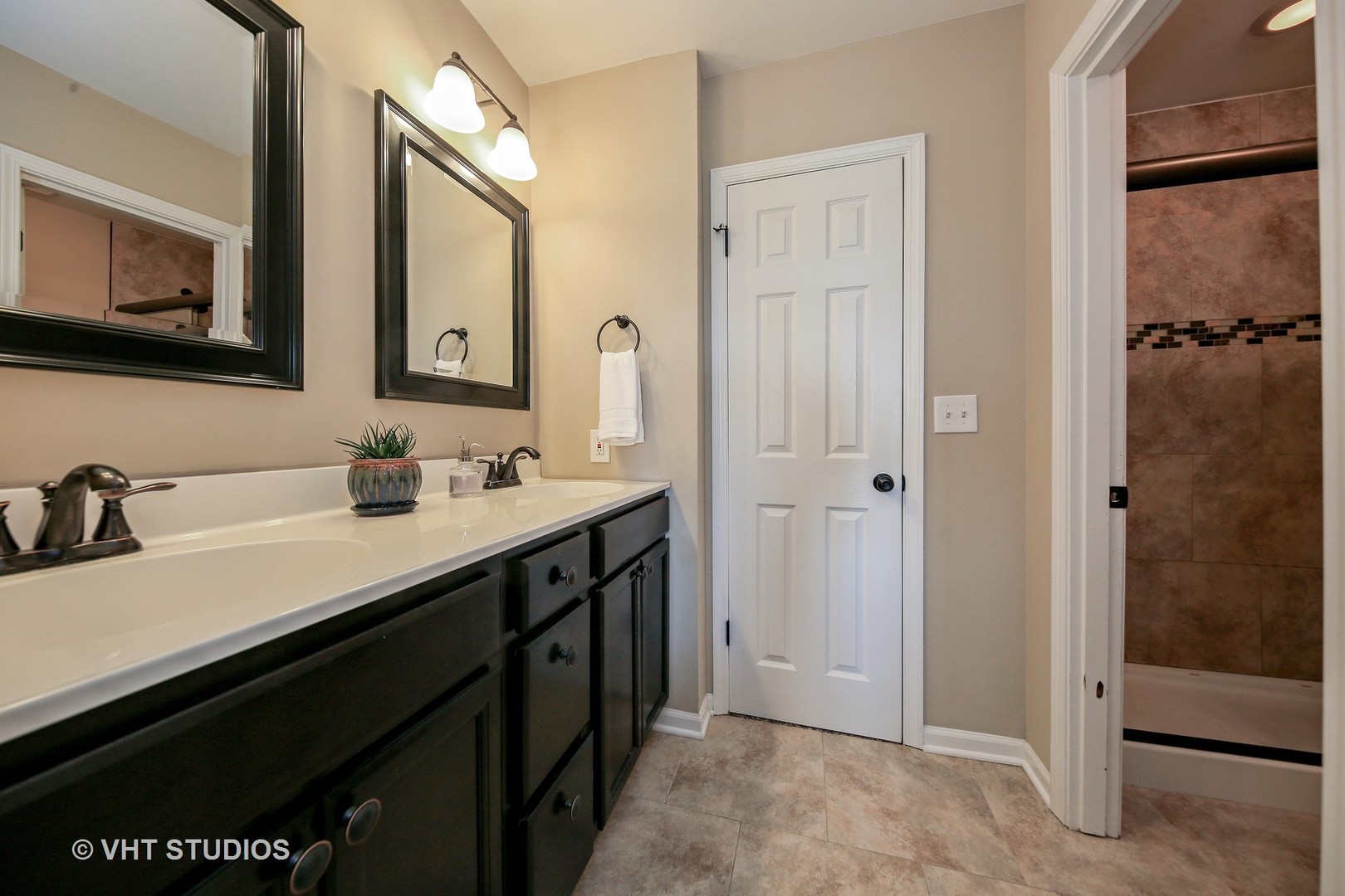 2S782 South Raddant Road Batavia, IL 60510 - Photo 9 of 16