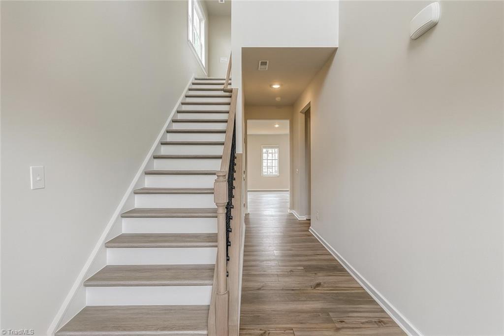 5514 Hydrangea Street Winston-Salem, NC 27104 - Photo 2 of 25