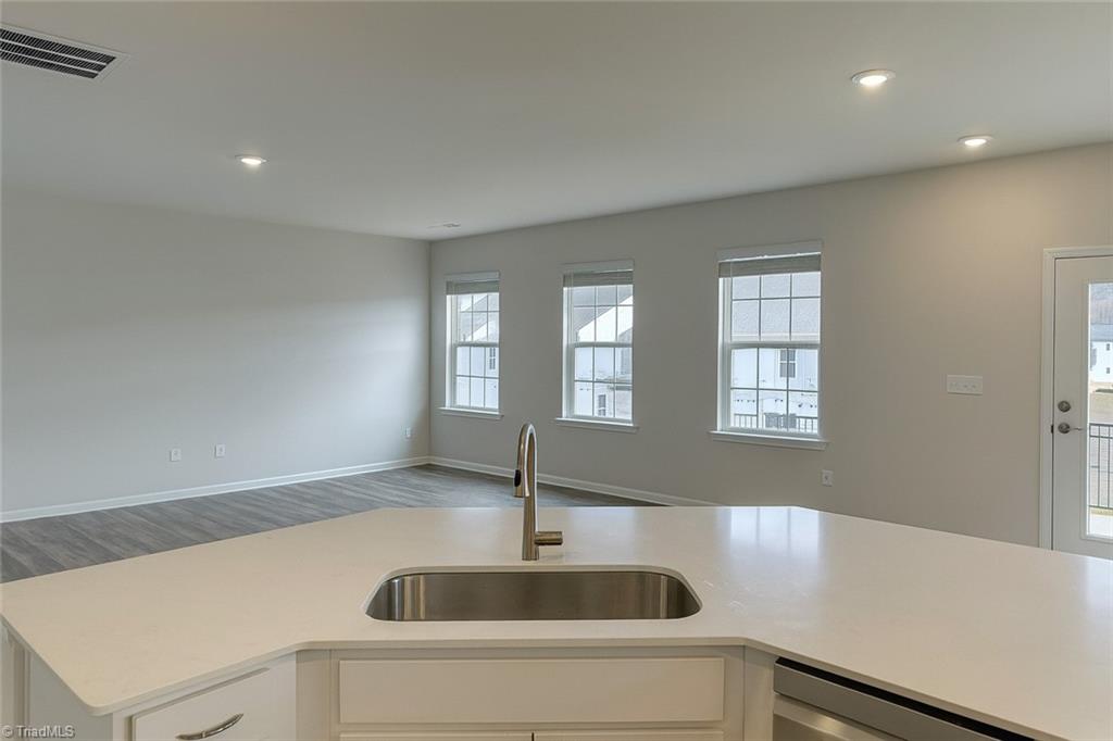 5514 Hydrangea Street Winston-Salem, NC 27104 - Photo 4 of 25