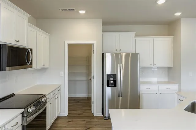 $2,400 | 5514 Hydrangea Street, Winston-Salem, NC 27104