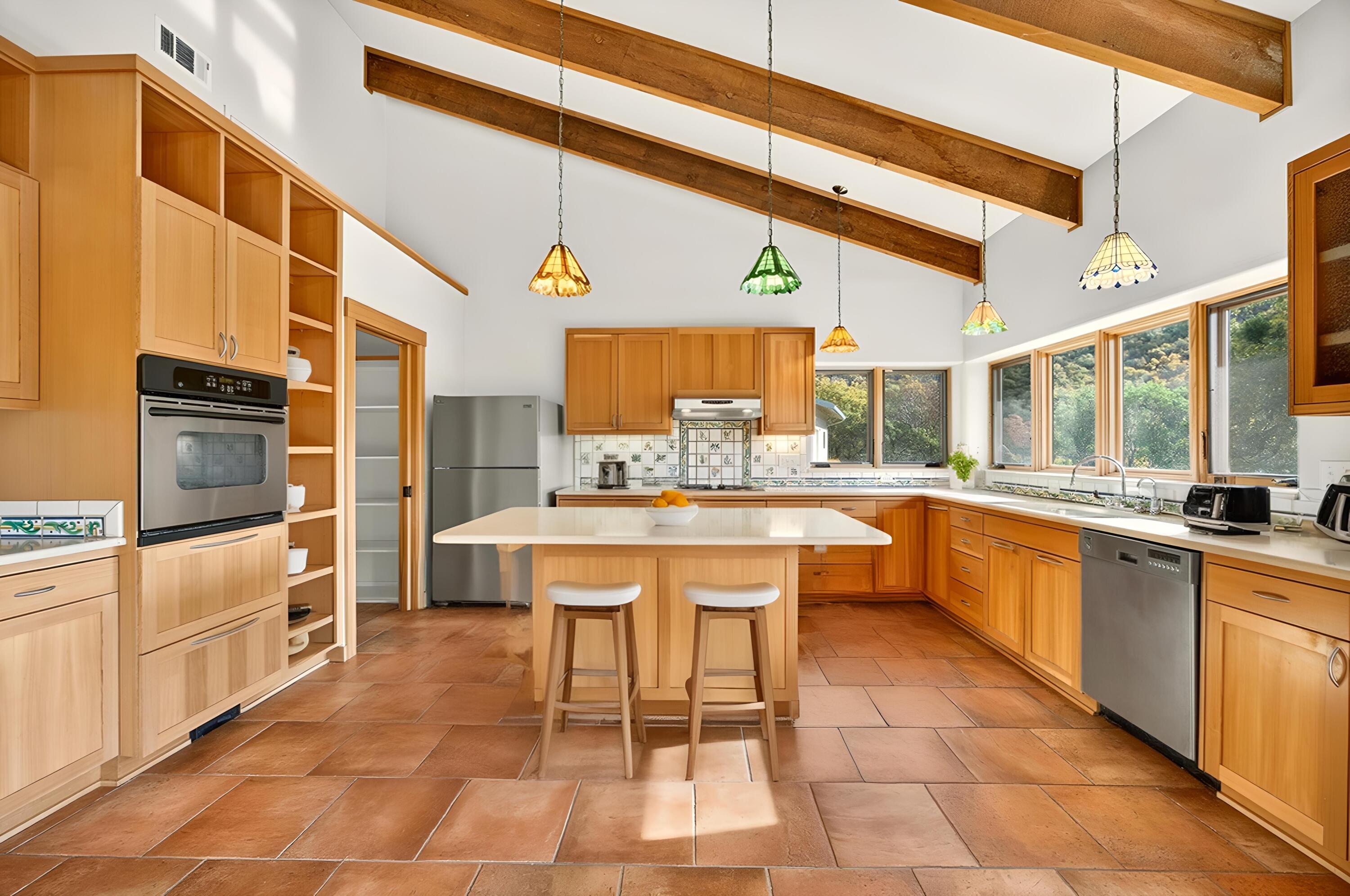 17252 North Applegate Road Grants Pass, OR 97527 - Photo 14 of 59 KitchenApplegate