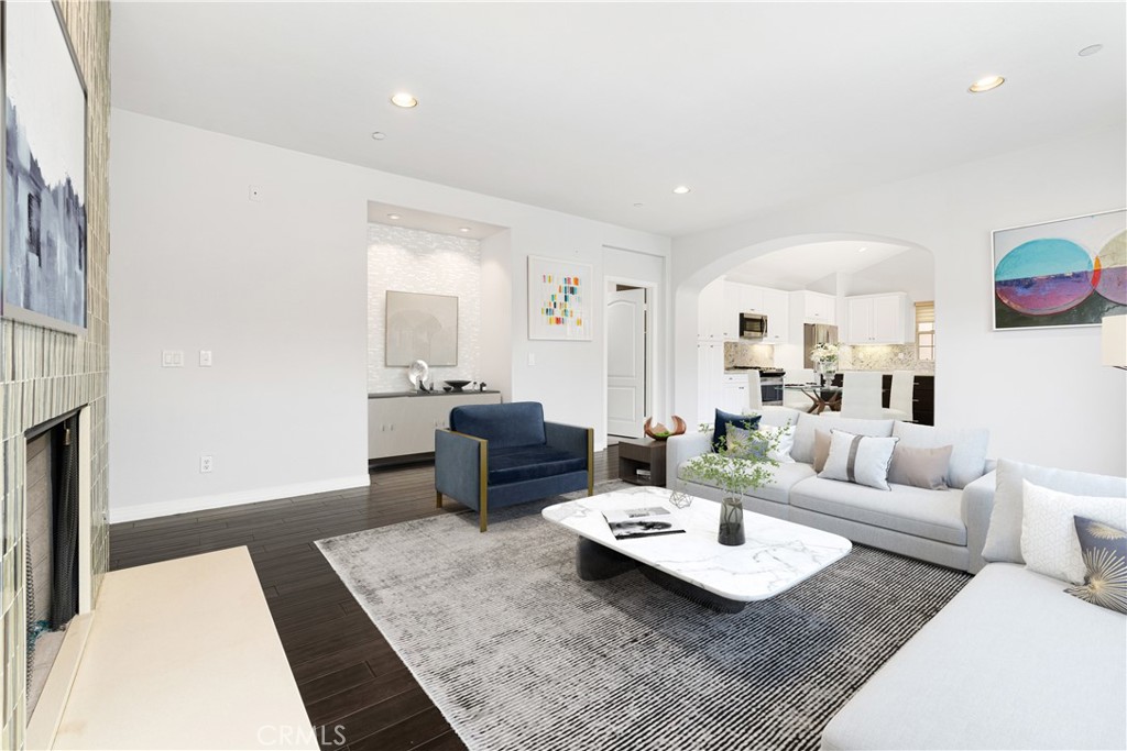 86 Townsend Irvine, CA 92620 - Photo 11 of 48 a living room with furniture and a rug