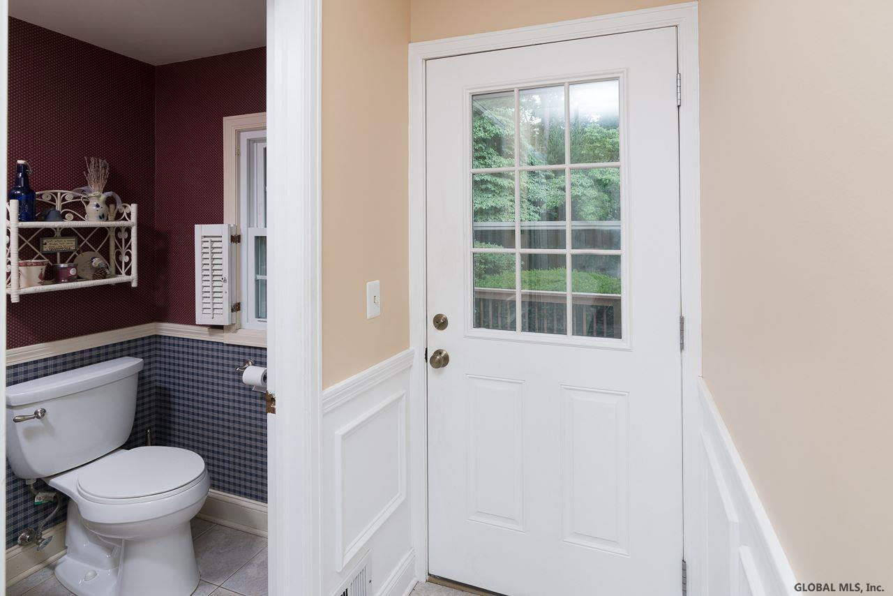 44 Huntersfield Road Bethlehem, NY 12054 - Photo 17 of 33 Photo 17