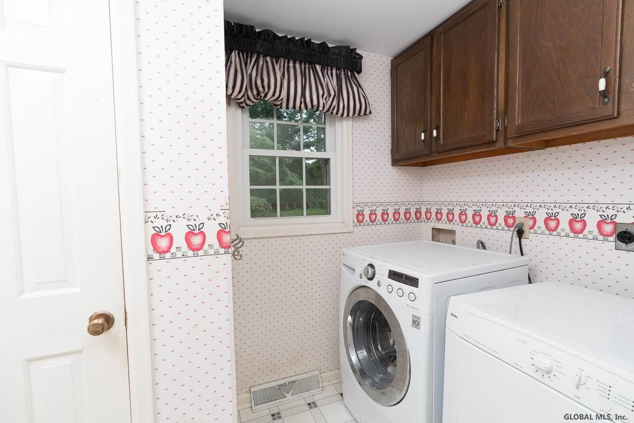 44 Huntersfield Road Bethlehem, NY 12054 - Photo 18 of 33 Photo 18