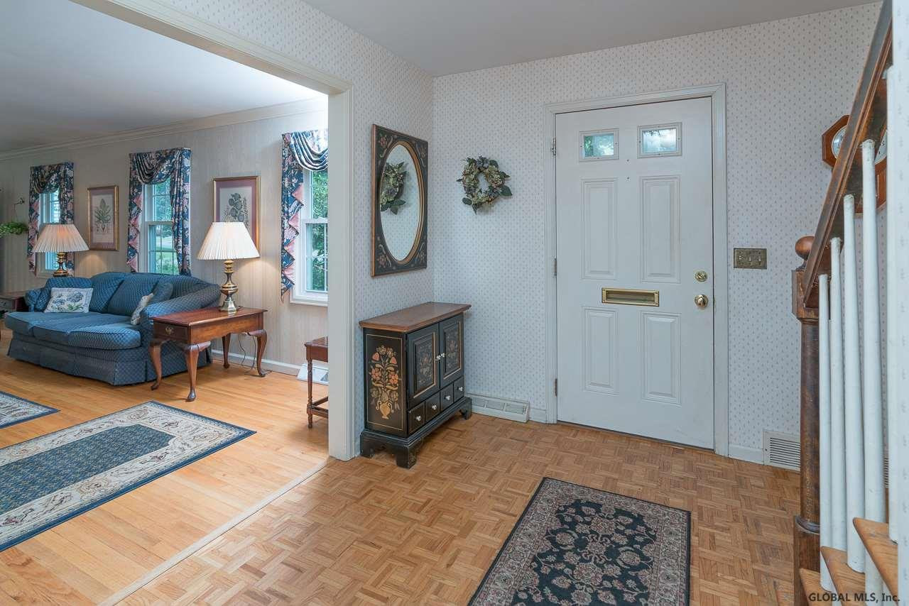 44 Huntersfield Road Bethlehem, NY 12054 - Photo 5 of 33 Photo 5