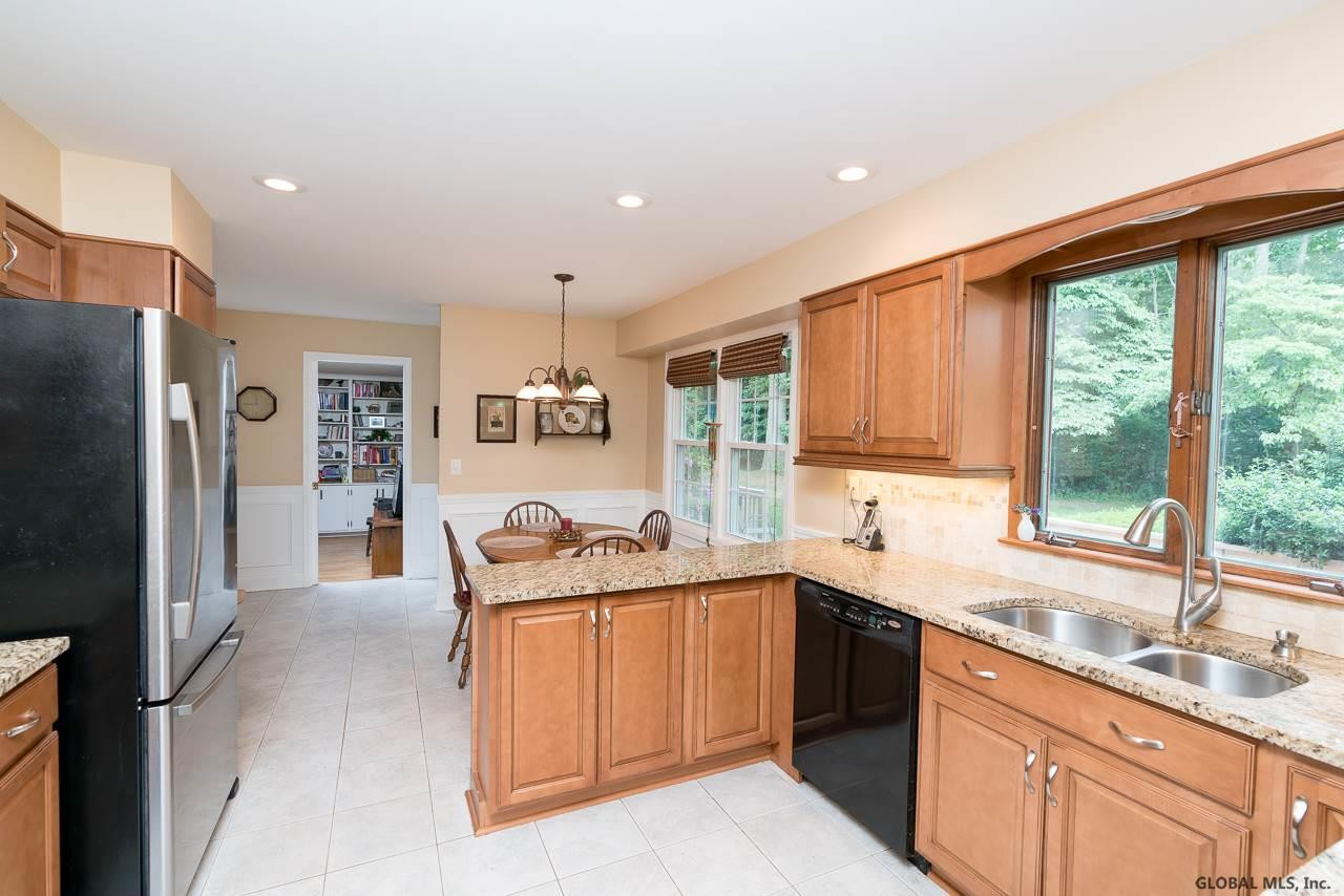 44 Huntersfield Road Bethlehem, NY 12054 - Photo 10 of 33 Photo 10