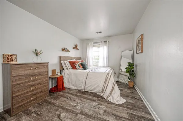 $189,000 | 1020 Chatham Park Drive, Unit J, Pittsburgh, PA 15220