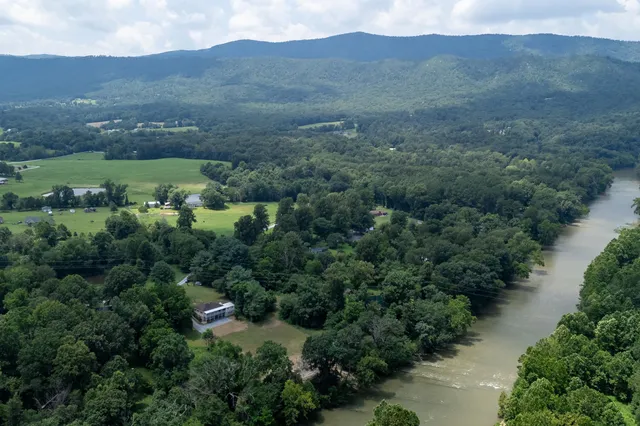 $699,900 | 782 Shipyard Road, Shenandoah, VA 22849