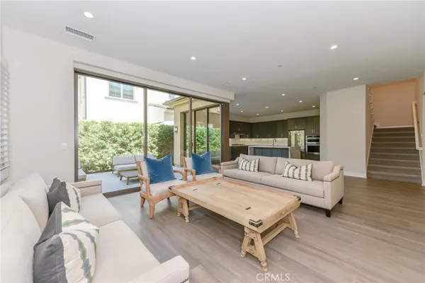 $6,750 | 121 Linda Vista, Irvine, CA 92618