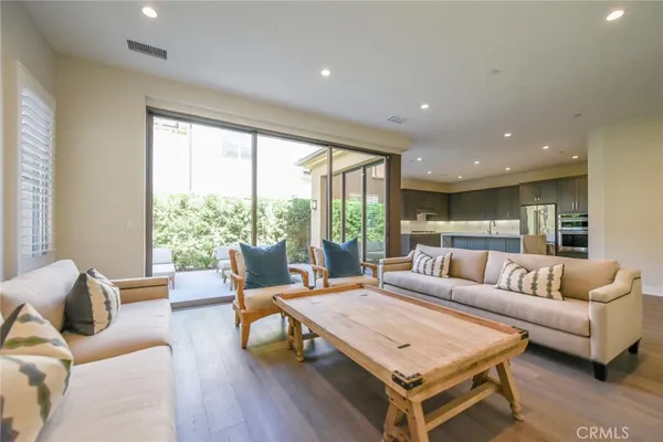 $6,750 | 121 Linda Vista, Irvine, CA 92618