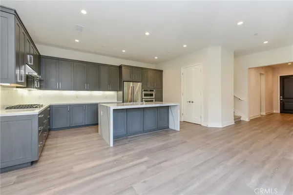 $6,750 | 121 Linda Vista, Irvine, CA 92618