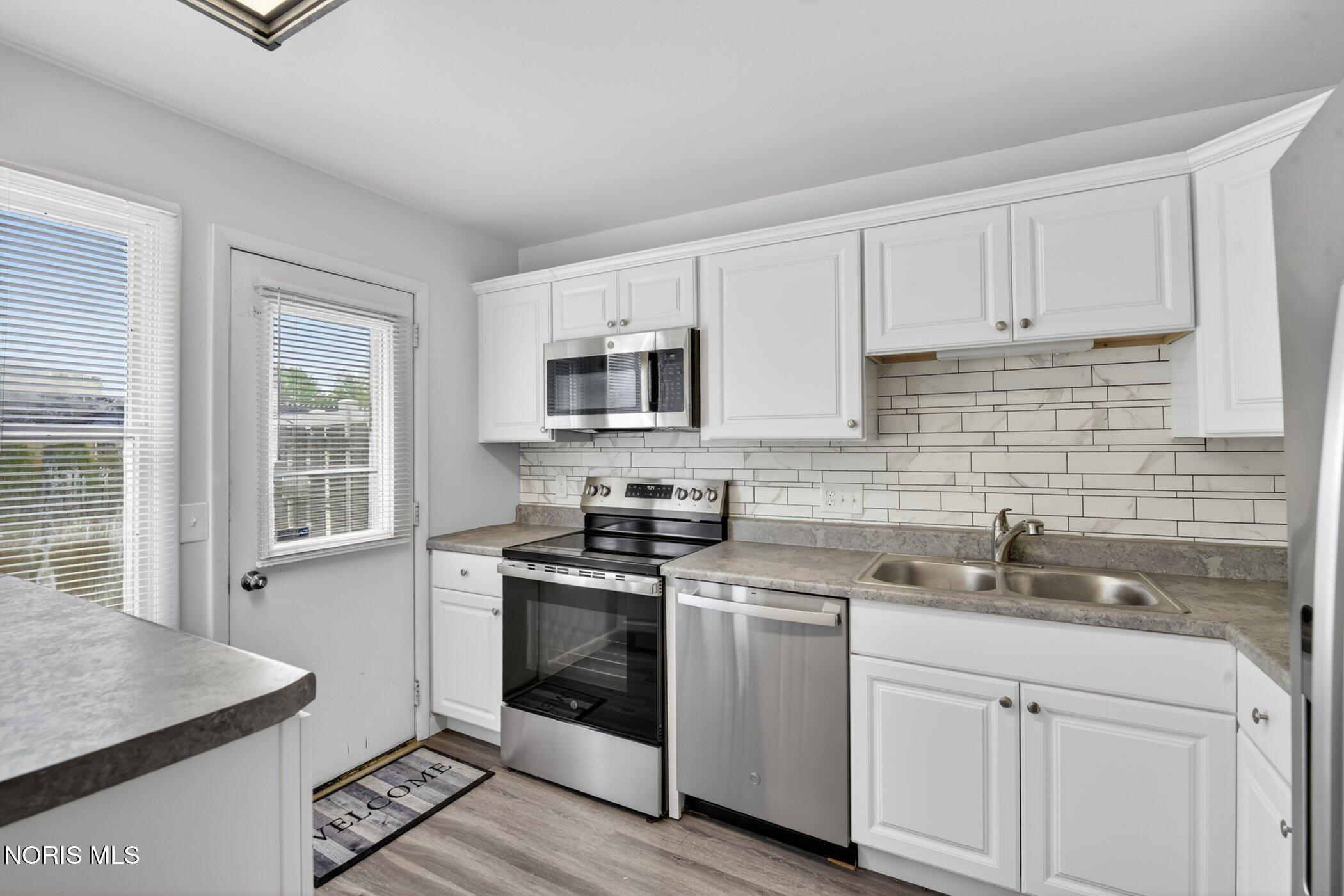 6715 Garden Road Maumee, OH 43537 - Photo 13 of 36 Gallery Image 13