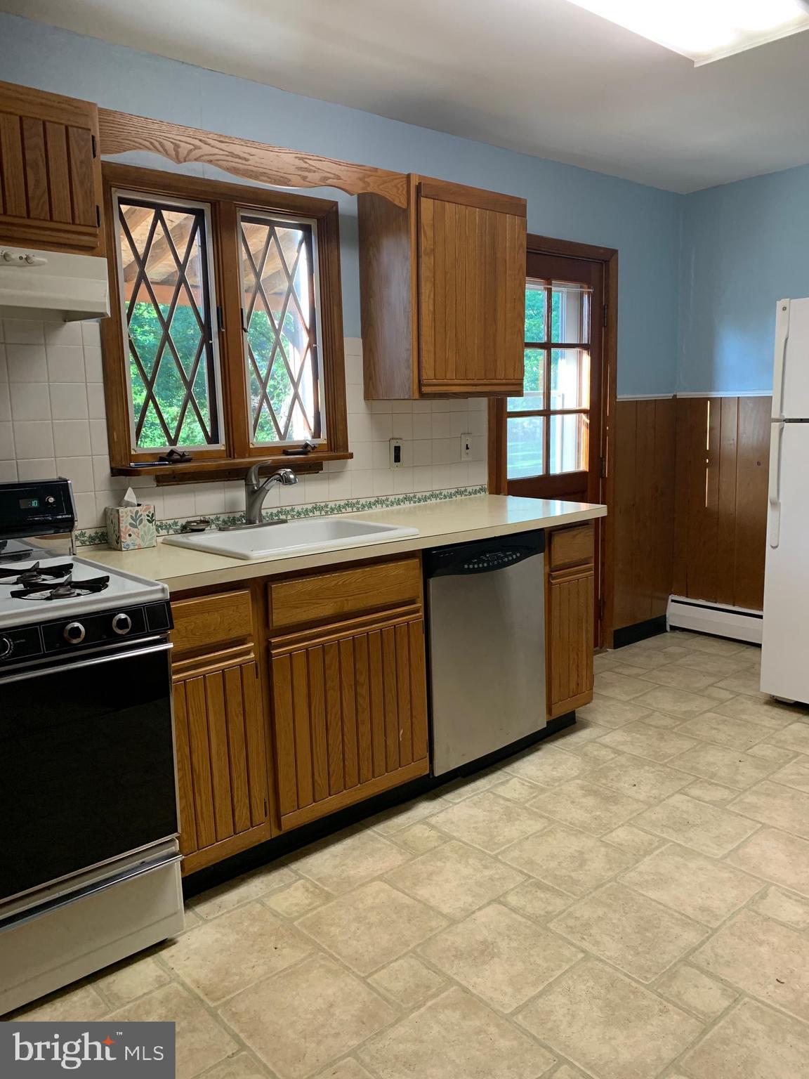 626 East Springfield Road Springfield, PA 19064 - Photo 2 of 19 Kitchen