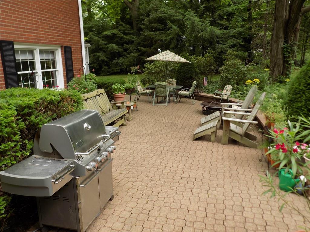 242 Rockingham Road Pittsburgh, PA 15238 - Photo 16 of 25 Gallery Image 16