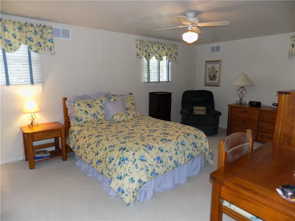 242 Rockingham Road Pittsburgh, PA 15238 - Photo 17 of 25 Gallery Image 17