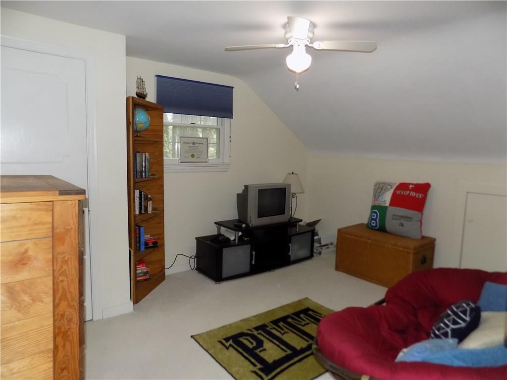 242 Rockingham Road Pittsburgh, PA 15238 - Photo 18 of 25 Gallery Image 18
