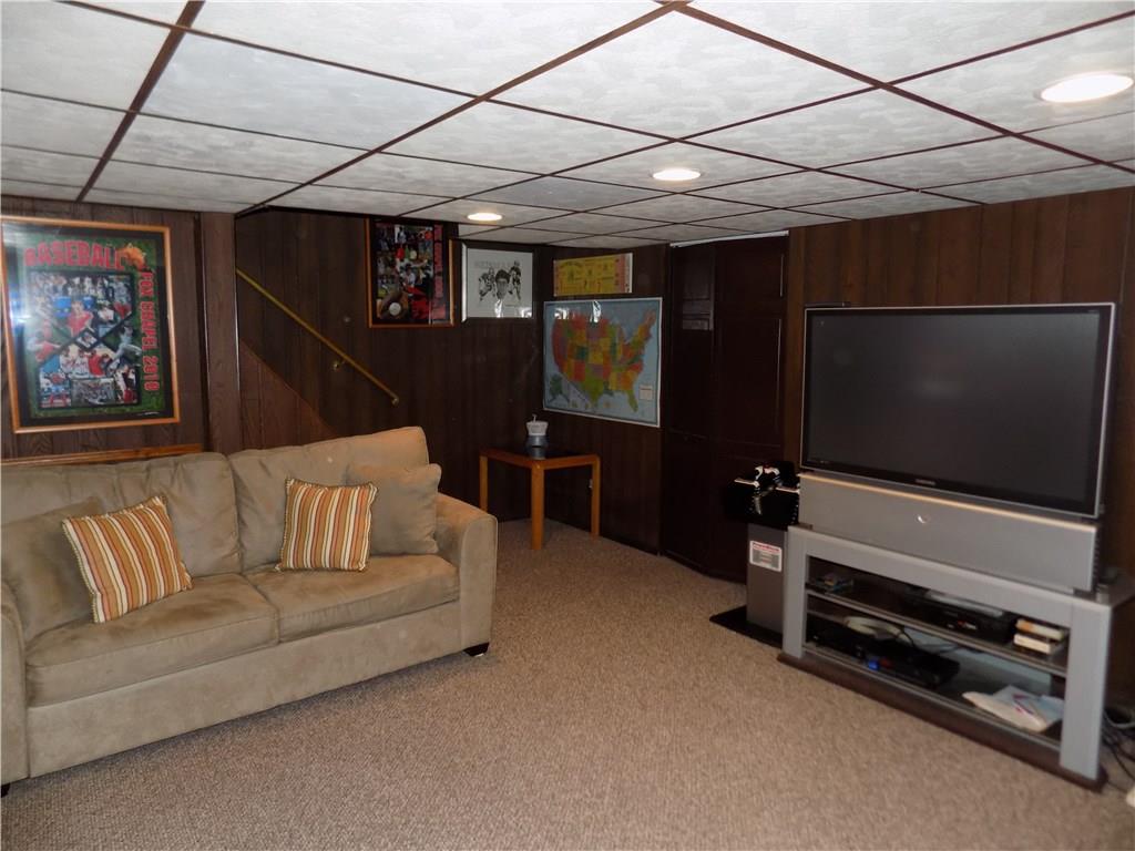 242 Rockingham Road Pittsburgh, PA 15238 - Photo 21 of 25 Gallery Image 21