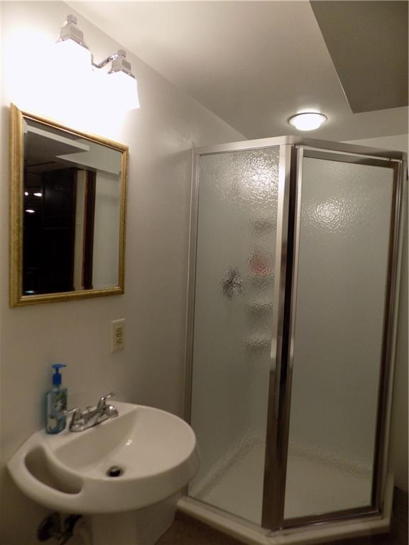 242 Rockingham Road Pittsburgh, PA 15238 - Photo 24 of 25 Gallery Image 24
