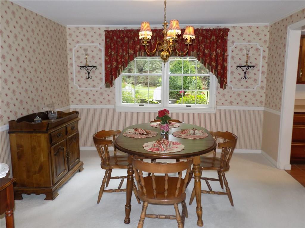 242 Rockingham Road Pittsburgh, PA 15238 - Photo 5 of 25 Gallery Image 5