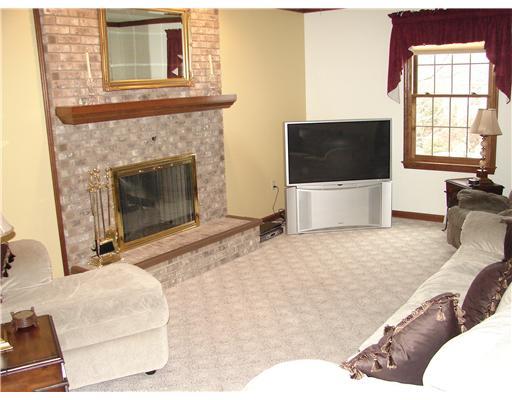114 Rye Court McKees Rocks, PA 15136 - Photo 12 of 14 Den/Family/Great Room.