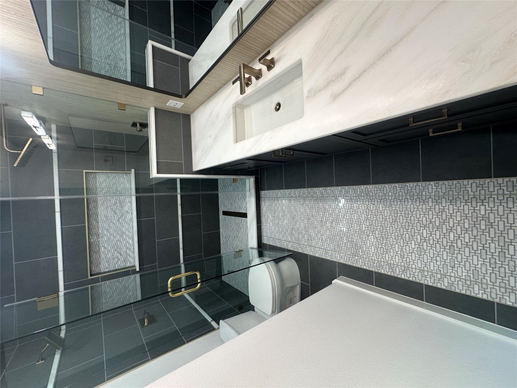 4910 Woodcreek Road Austin, TX 78749 - Photo 2 of 40