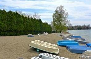 1983 Klingensmith Road, Unit 37 Bloomfield Hills, MI 48302 - Photo 17 of 18 beach1.jpg