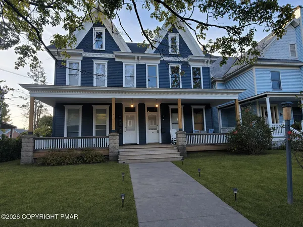 $1,800 | 110 Analomink Street, Unit 2, East Stroudsburg, PA 18301