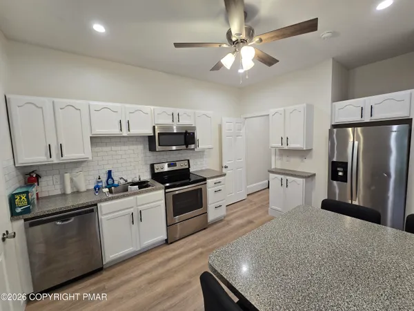 $1,800 | 110 Analomink Street, Unit 2, East Stroudsburg, PA 18301