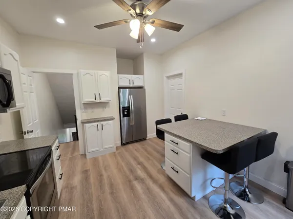 $1,800 | 110 Analomink Street, Unit 2, East Stroudsburg, PA 18301