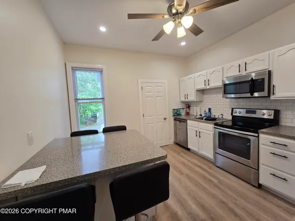 $1,800 | 110 Analomink Street, Unit 2, East Stroudsburg, PA 18301