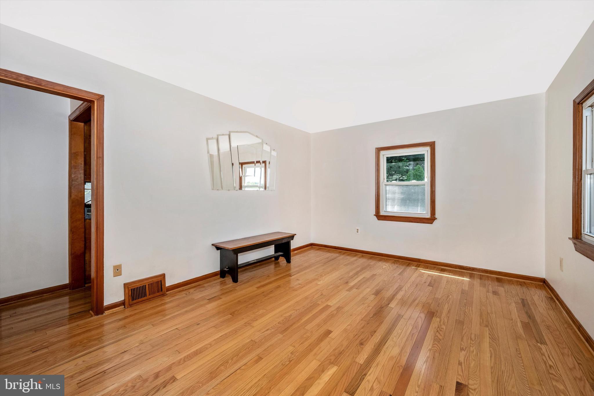 11805 Goodloe Road Silver Spring, MD 20906 - Photo 5 of 57