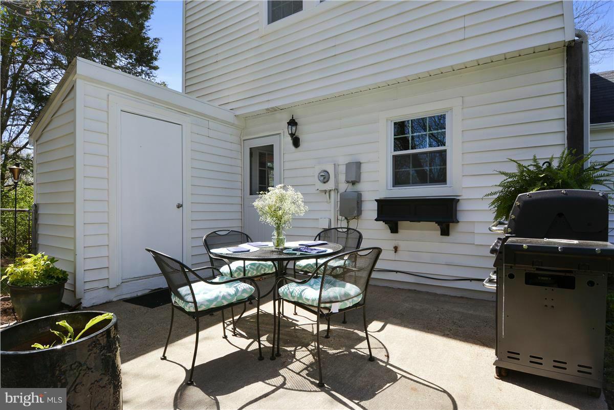 8611 Artillery Road Manassas, VA 20110 - Photo 12 of 27 Exterior (Rear)