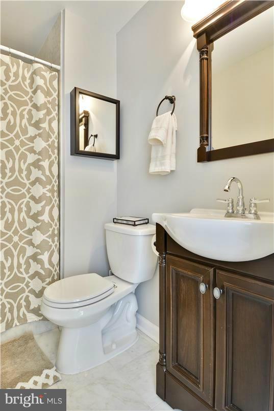8611 Artillery Road Manassas, VA 20110 - Photo 20 of 27 Bath (Master)