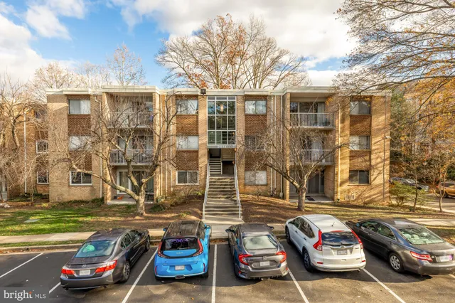 $229,900 | 2911 Charing Cross Road, Unit 16, Falls Church, VA 22042