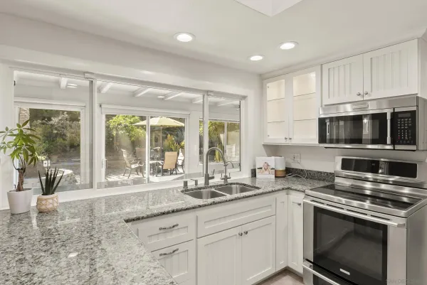 $965,000 | 16118 Selva Drive, San Diego, CA 92128