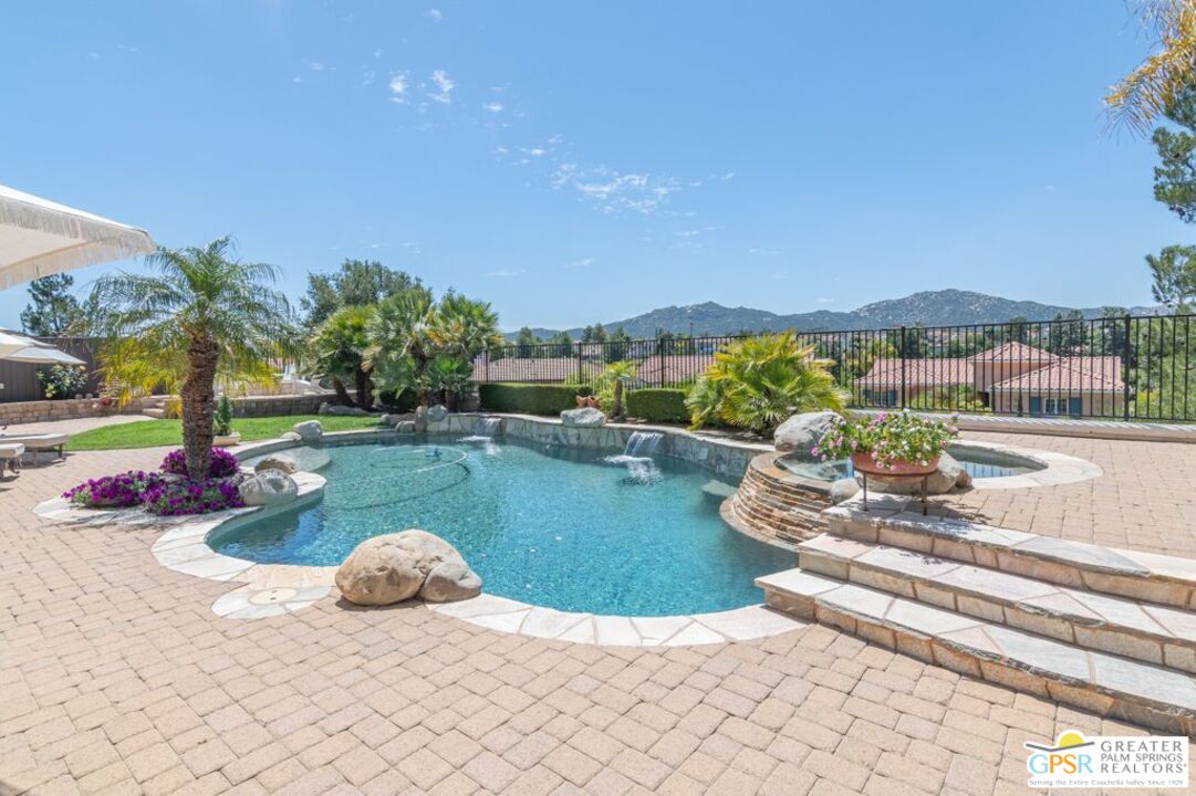 45211 Willowick Street Temecula, CA 92592 - Photo 56 of 69 a view of a table and chair in the patio