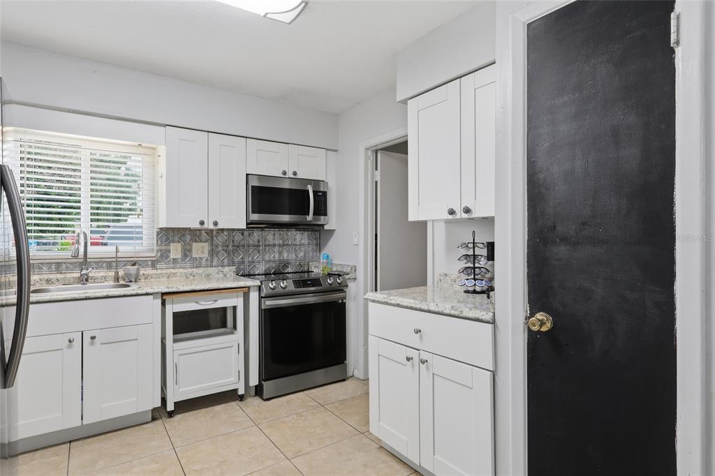 201 East Wheeler Road Seffner, FL 33584 - Photo 22 of 39 Gallery Image 22