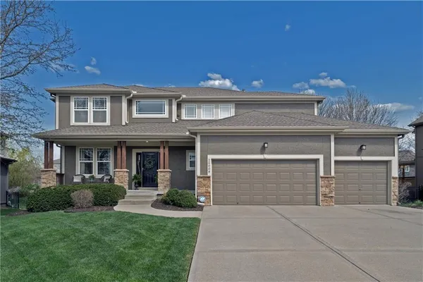 $525,000 | 24008 West 80th Street, Lenexa, KS 66227