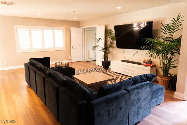 $2,800 | 3151 Camel Back Drive, Las Vegas, NV 89169