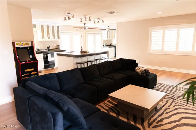 $2,800 | 3151 Camel Back Drive, Las Vegas, NV 89169