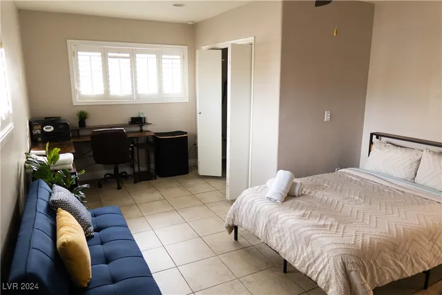 $2,800 | 3151 Camel Back Drive, Las Vegas, NV 89169